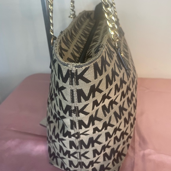Authentic Michael Kors Purse  #056NC Jet Set Monogram Tote Bag in black and tan - Picture 4 of 11
